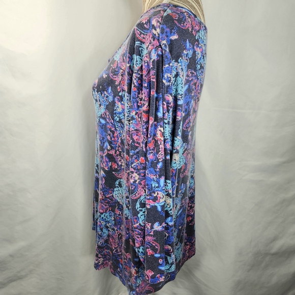 Basic Editions Navy & Multi Notch Neck Layered Look 3/4 Sleeve Top Plus Size 1X - Picture 4 of 10